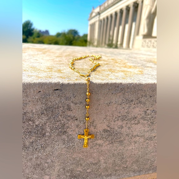 18k Gold plated rosary crucifix cross pendant - Picture 1 of 8